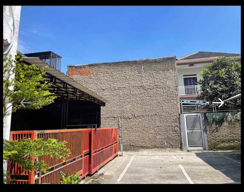 dijual rumah di komplek buahbatu dekat podomoro