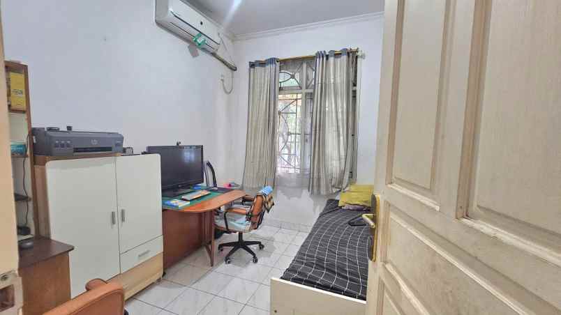 dijual rumah di komplek ptb duren sawit jakarta timur