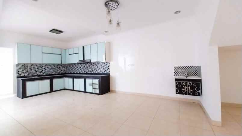 dijual rumah di kota wisata cibubur siap huni dan rapi