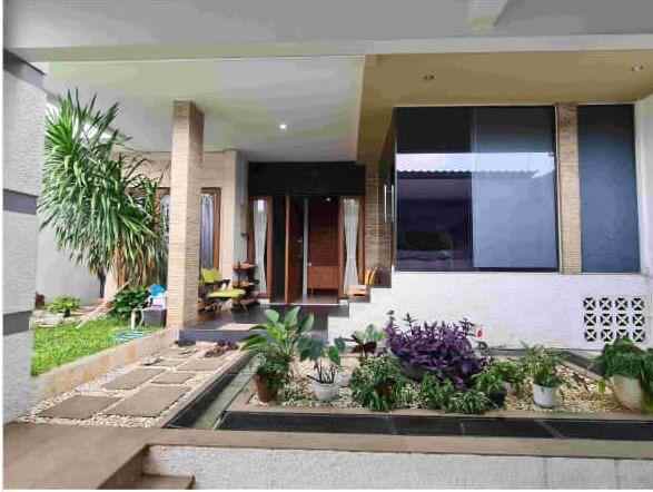dijual rumah di perumahan cilangkap cipayung jaktim