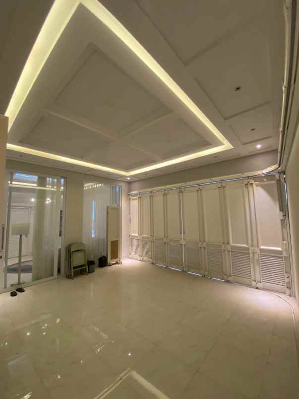 dijual rumah di perumahan cipayung