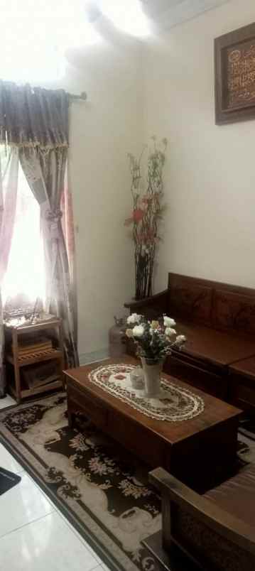 dijual rumah di perumahan poris indah