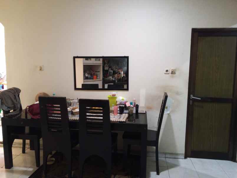 dijual rumah di perumahan poris indah