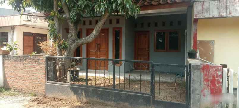 dijual rumah di perumnas banyumanik semarang