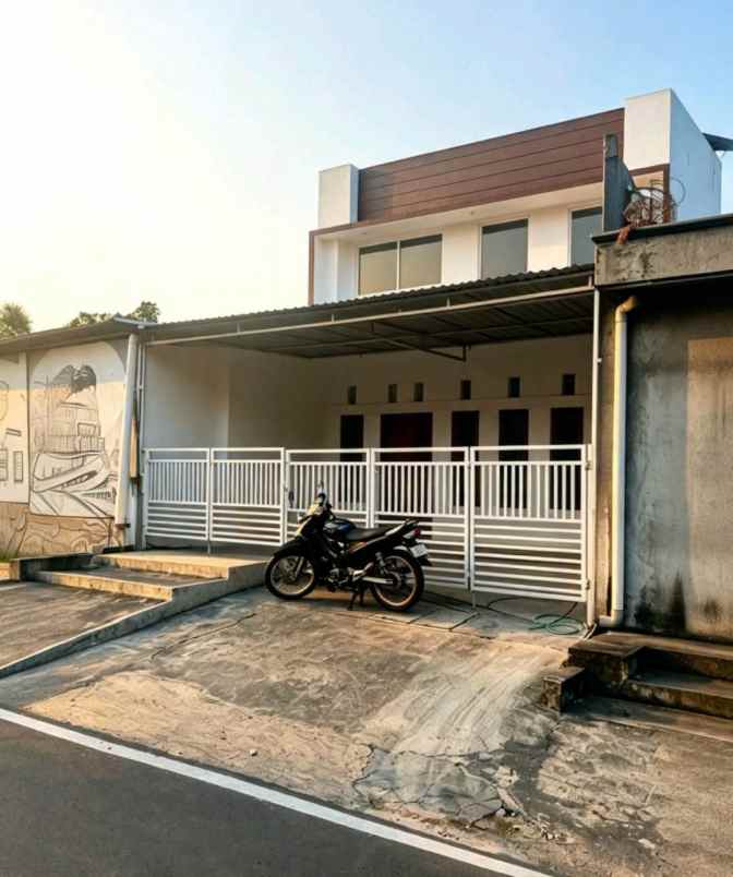 dijual rumah di roro jonggrang manyaran semarang