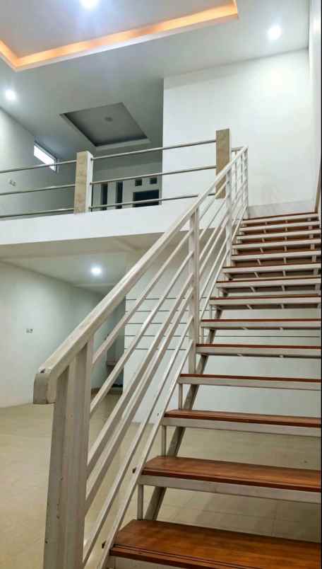 dijual rumah di roro jonggrang manyaran semarang