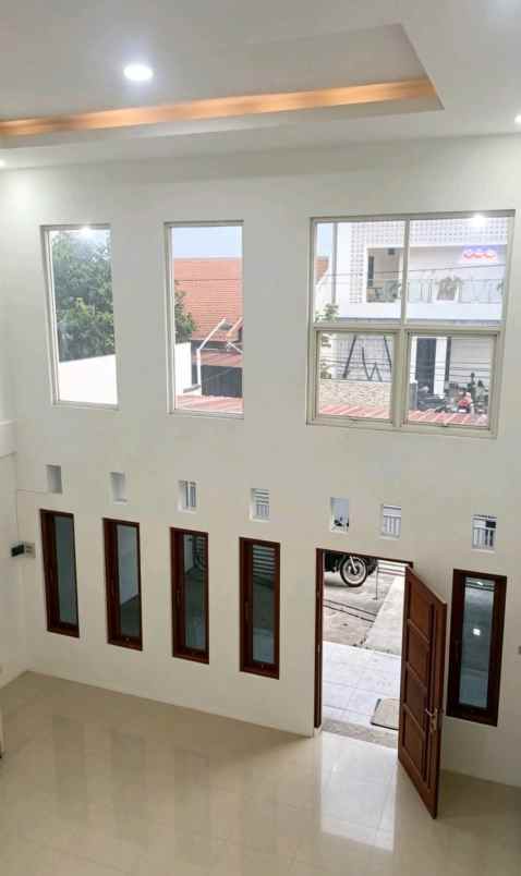 dijual rumah di roro jonggrang manyaran semarang
