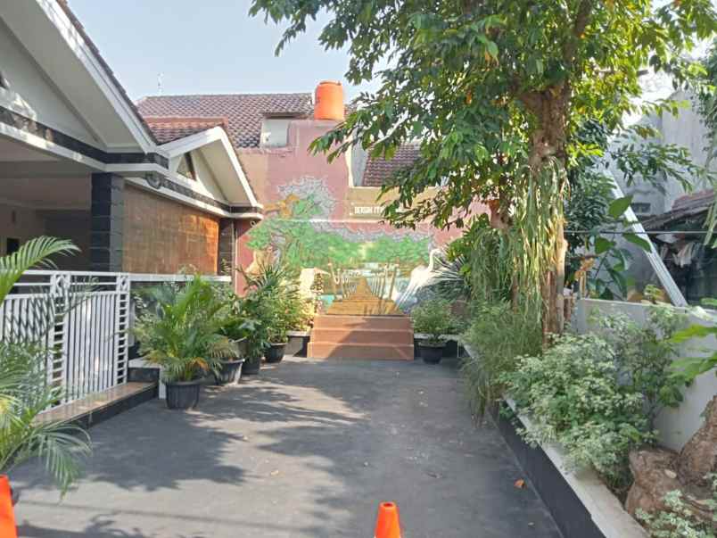 dijual rumah dukuh zambrud