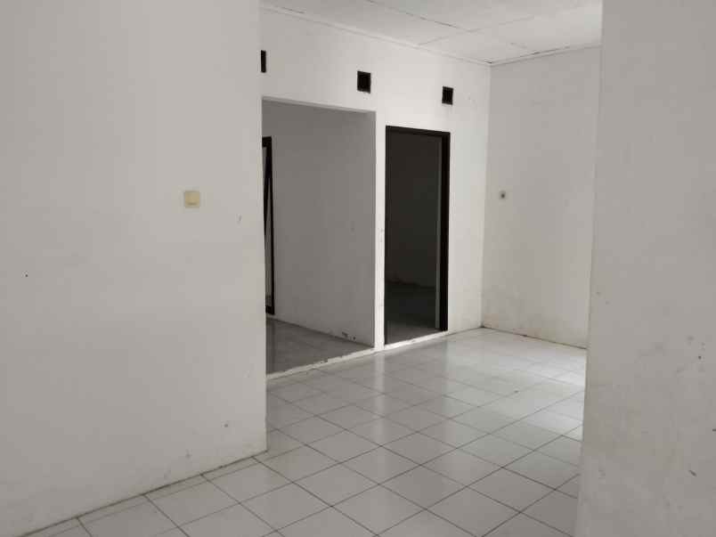 dijual rumah dukuh zamrud
