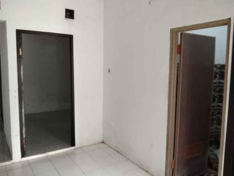 dijual rumah dukuh zamrud