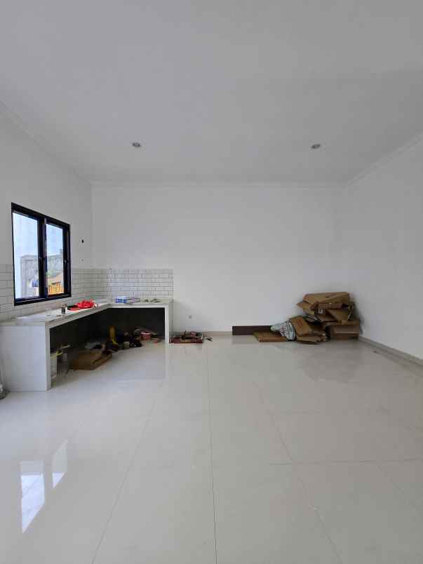 dijual rumah duren sawit