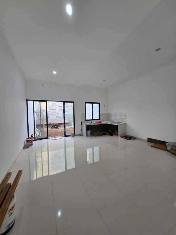 dijual rumah duren sawit