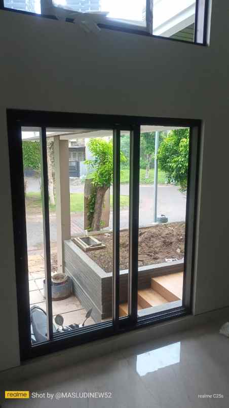 dijual rumah emerald mansion