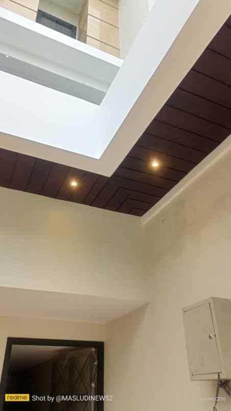 dijual rumah emerald mansion