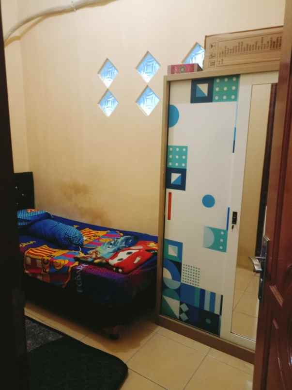 dijual rumah full renovasi taman wisma asri 1
