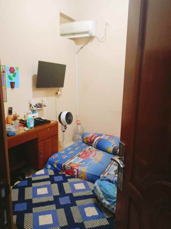 dijual rumah full renovasi taman wisma asri 1