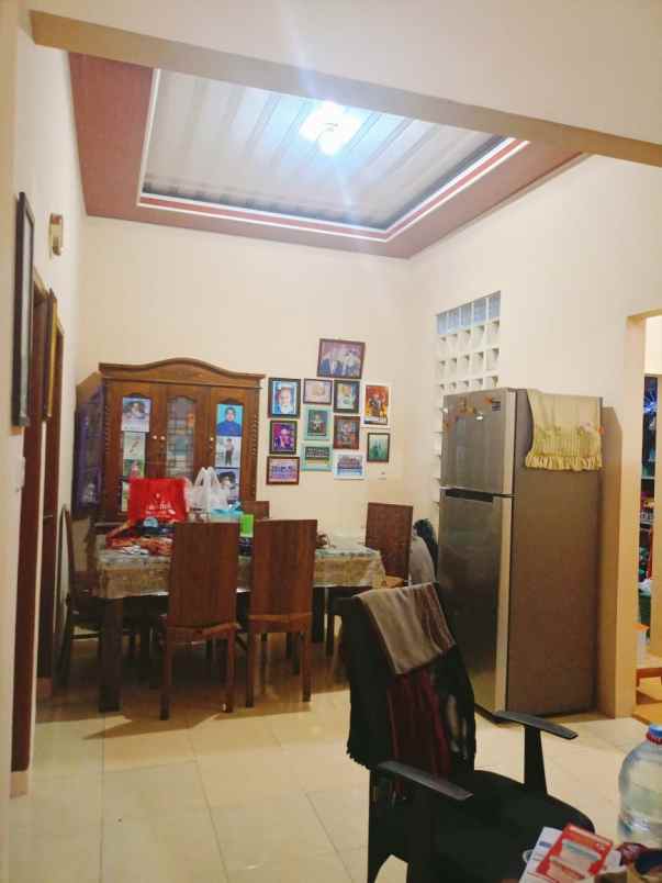 dijual rumah full renovasi taman wisma asri 1