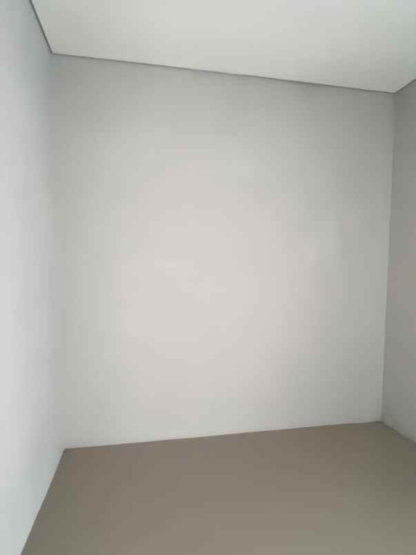 dijual rumah gedawang