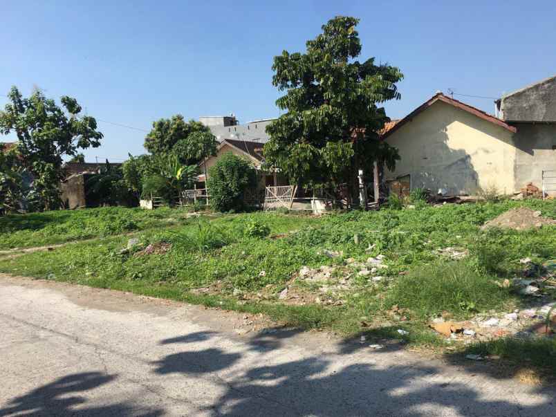 dijual rumah gedongan colomadu