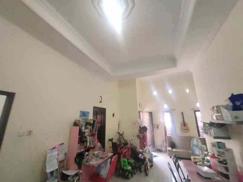 dijual rumah gedongkuning