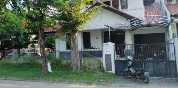 dijual rumah graha family