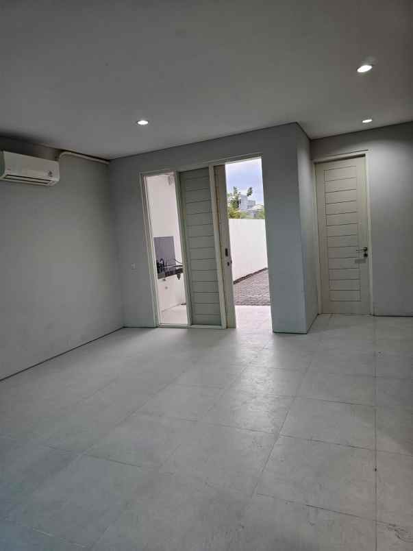dijual rumah graha green garden