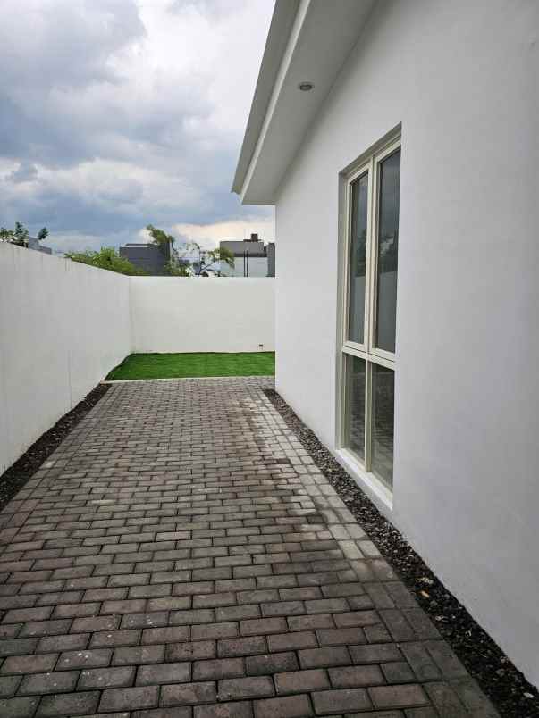 dijual rumah graha green garden