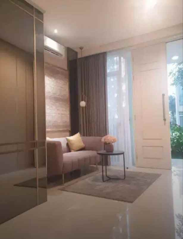 dijual rumah grand island pakuwon city