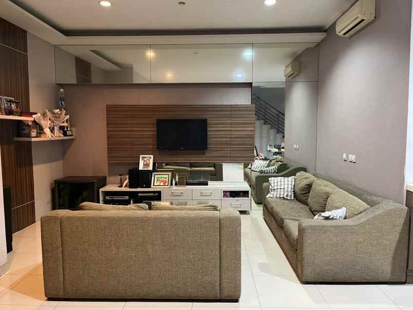 dijual rumah grand orchard kelapa