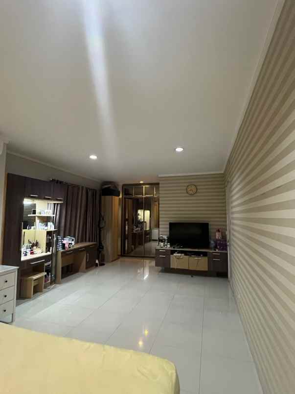 dijual rumah grand orchard kelapa