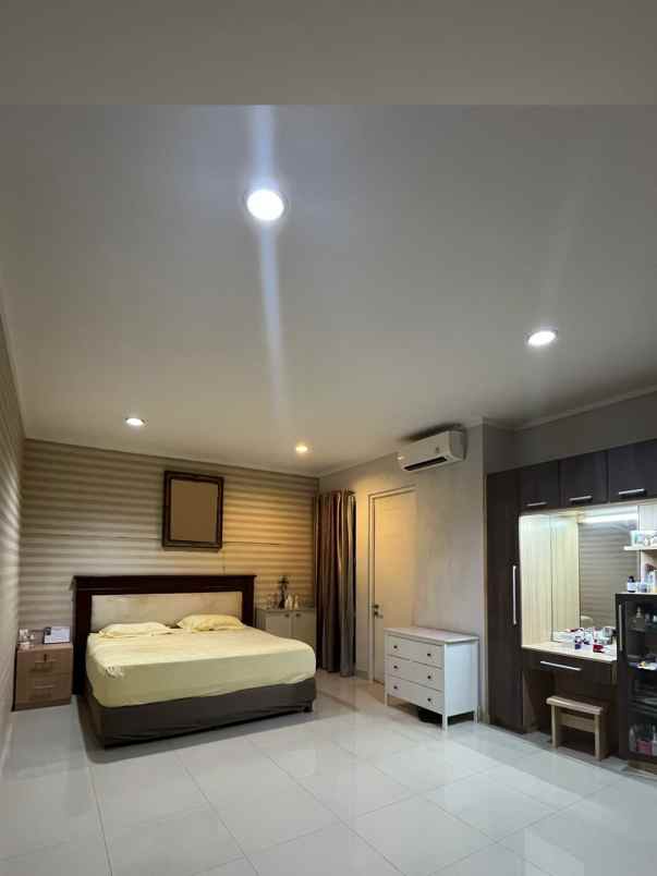 dijual rumah grand orchard kelapa