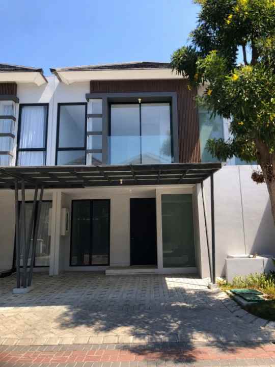 dijual rumah grand pakuwon
