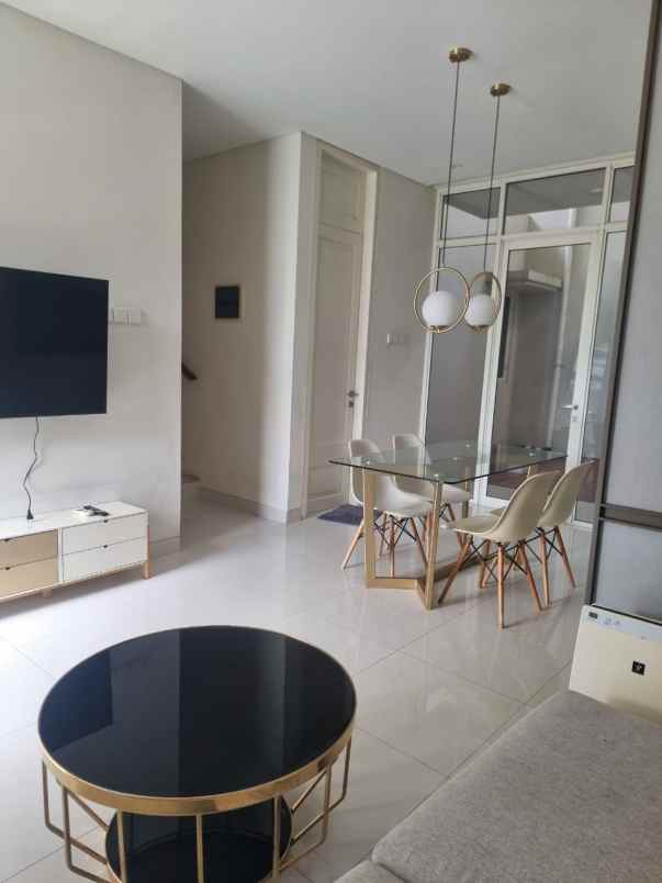 dijual rumah grand pakuwon north victoria