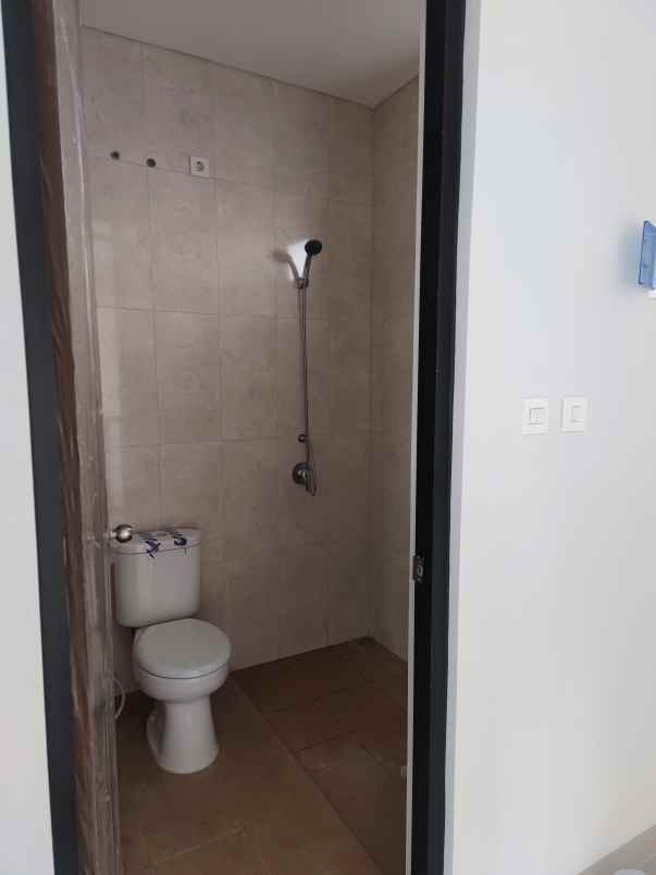 dijual rumah grand sharon residence