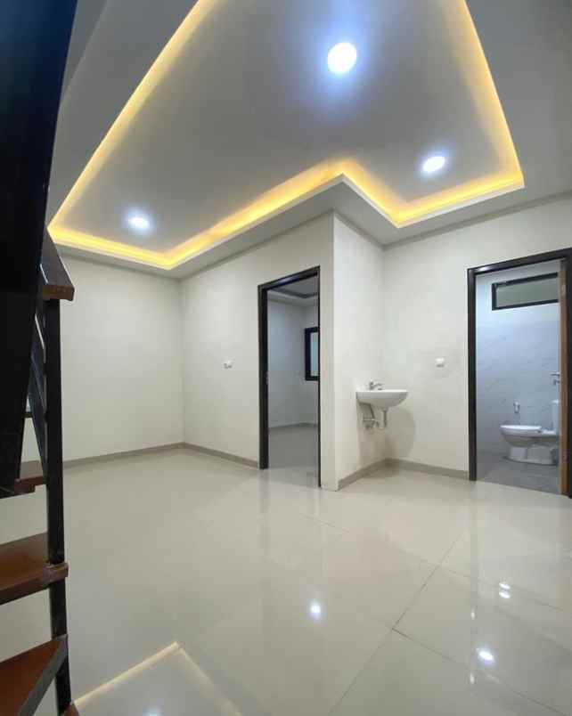 dijual rumah griya cihanjuang