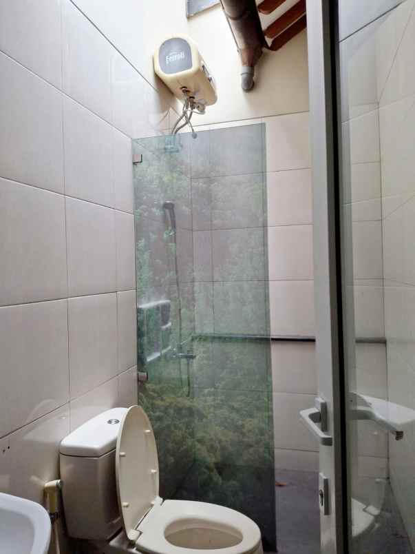 dijual rumah griya loka bsd tangsel