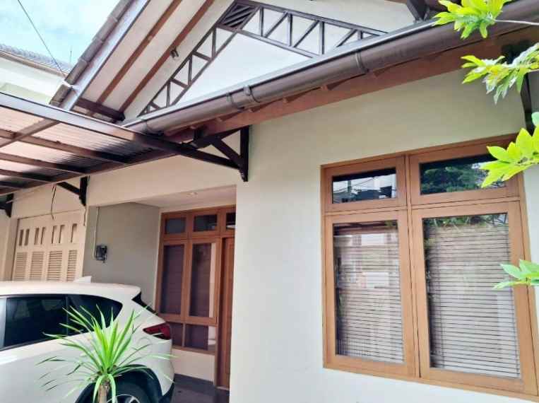 dijual rumah griya loka bsd tangsel