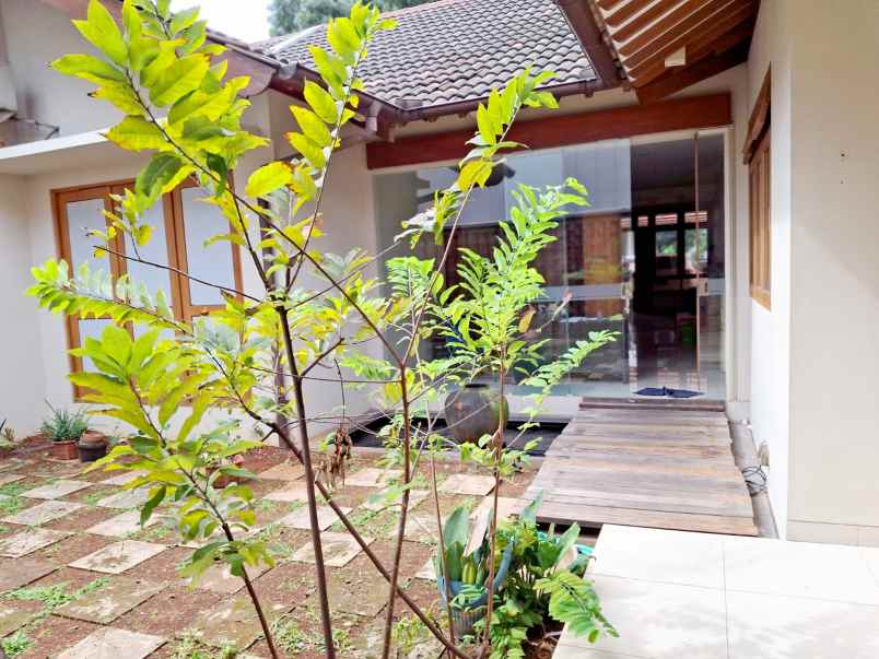 dijual rumah griya loka bsd tangsel