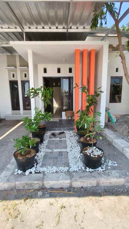 dijual rumah grojogan wirokerten