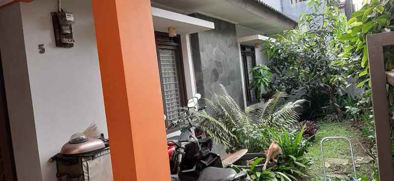 dijual rumah gunung batu pasteur