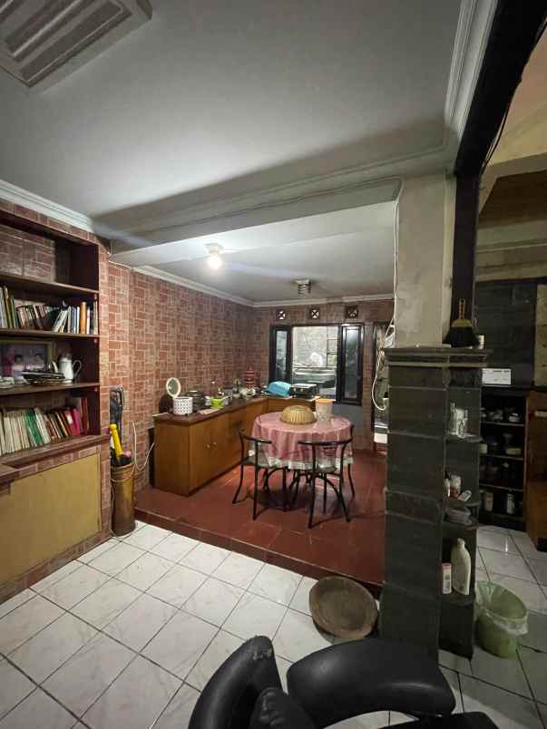 dijual rumah guruminda cisaranten kulon