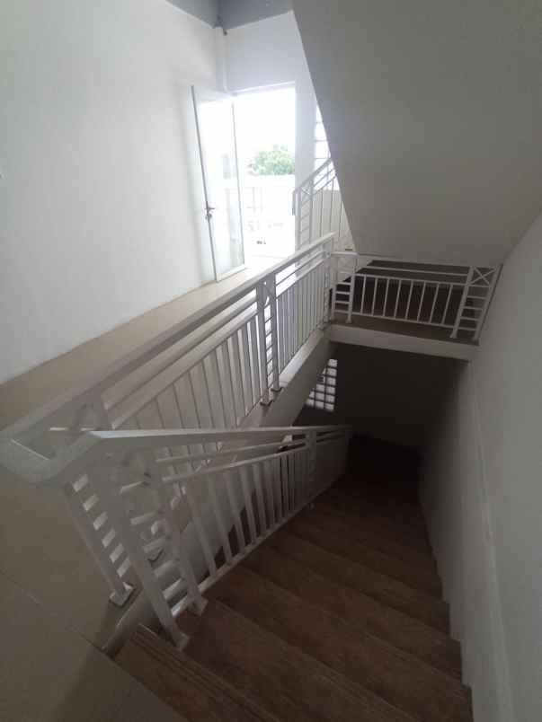 dijual rumah h nata sirin