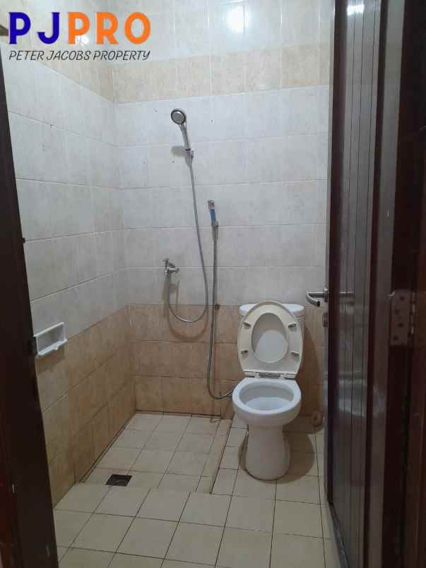 dijual rumah harapan indah