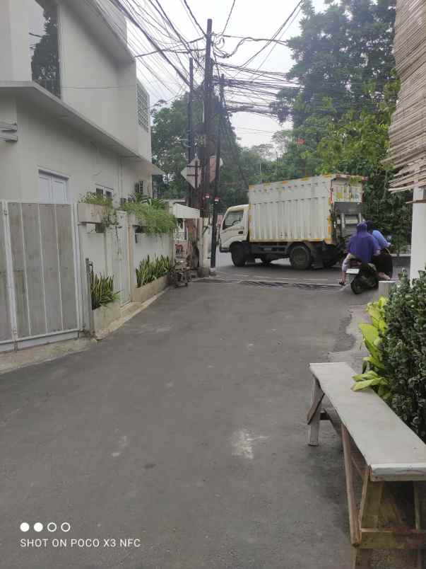 dijual rumah jagakarsa