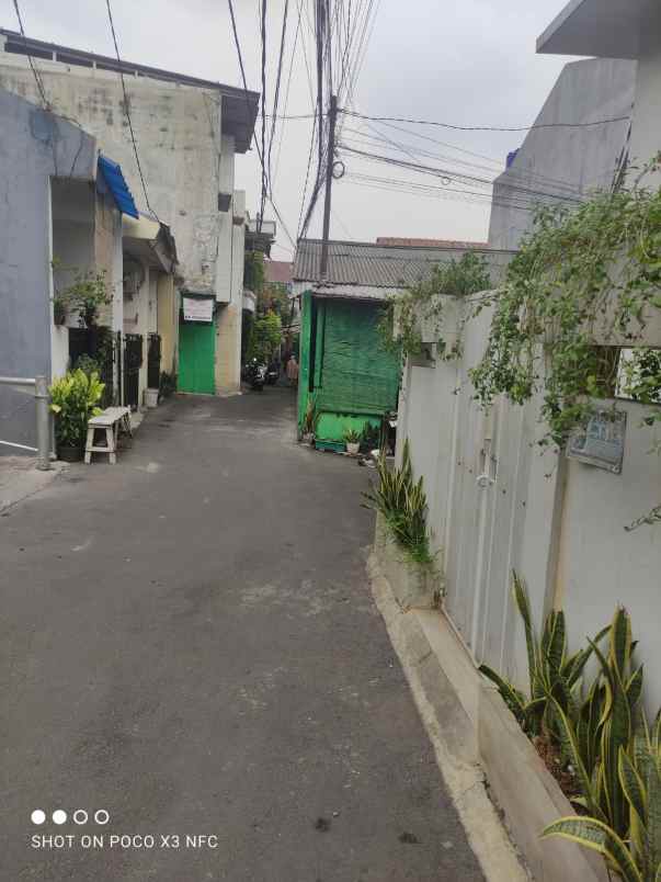 dijual rumah jagakarsa