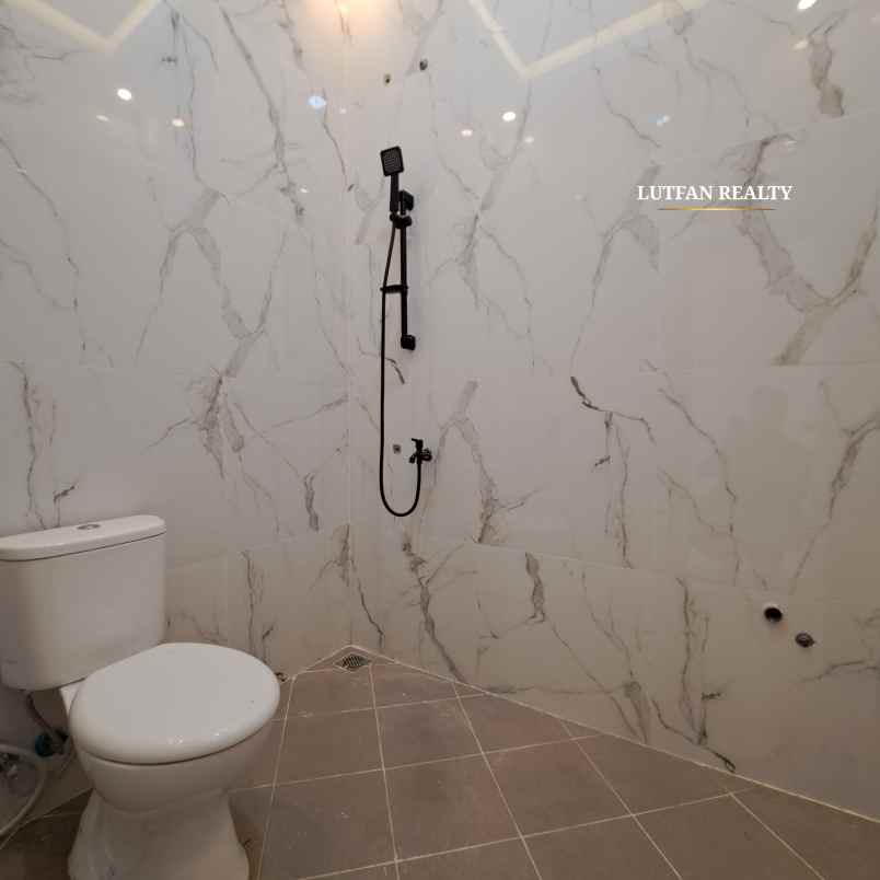 dijual rumah jagakarsa raya