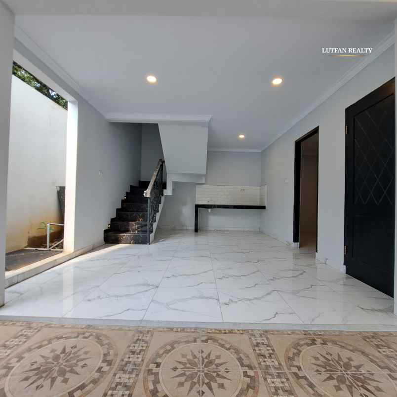 dijual rumah jagakarsa raya