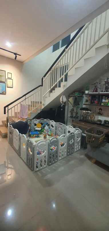 dijual rumah jakarta garden city