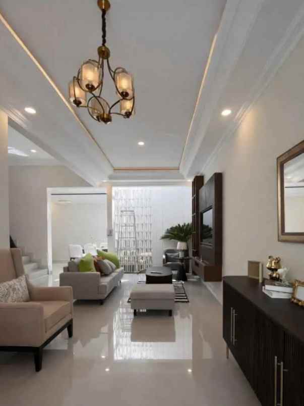 dijual rumah jalan adisucipto