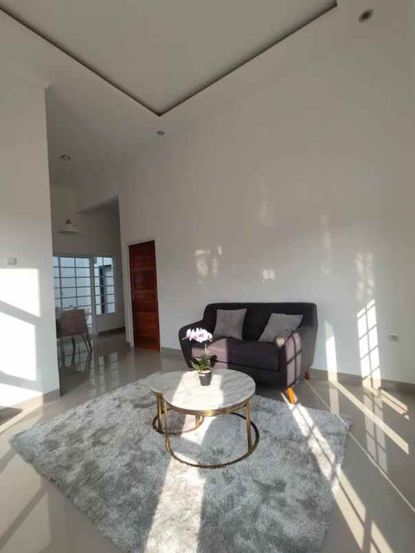 dijual rumah jalan alternatif kota